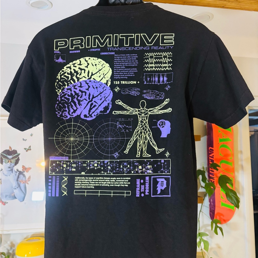 Primitive-Graphic T-Shirt in Black and Purple